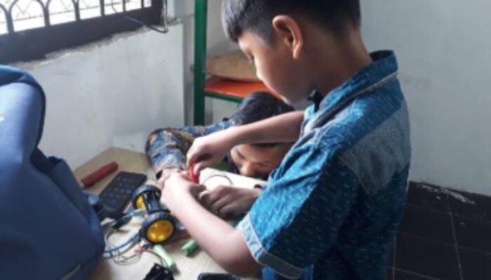 Ekskul Siswa SD Muhammadiyah Buat Robotik