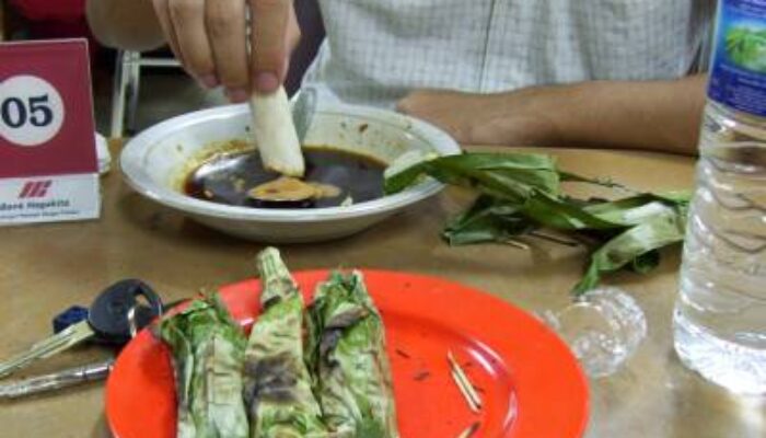 Otak-Otak Makanan  Khas Kota Pesisir