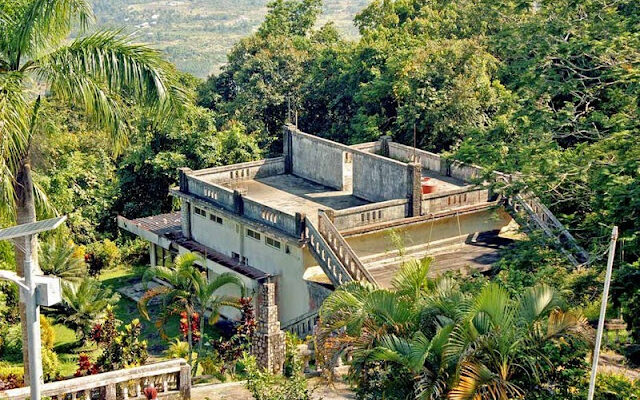 Menikmati Keindahan Alam dari Wisma Menumbing di Bangka Barat