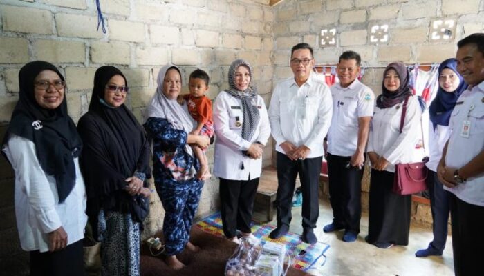 Lusje Anneke Tabalujan Kunjungi Keluarga Beresiko Stunting