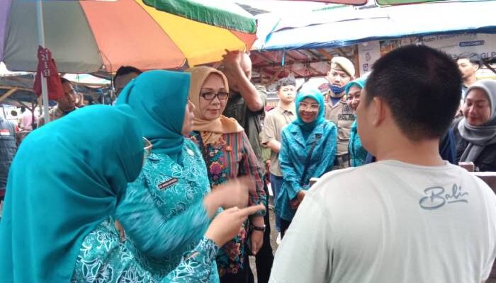 Lusje Anneke Tabalujan Lakukan Sidak Di Pasar Pagi