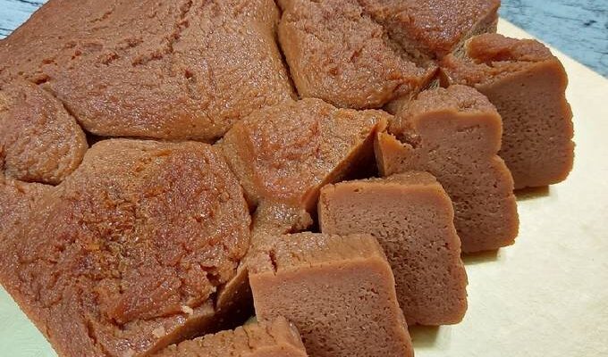 Nikmati Simfoni Manis: Menjelajahi Kue 8 Jam Khas Palembang