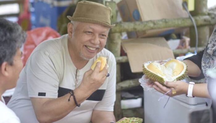 Bupati Sukirman : Varietas Durian Namlung Dan Klamunod Jadi Agrowisata Unggulan Bangka Barat