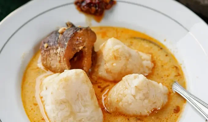 Ketupat Kandangan: Eksplorasi Lezatnya Sajian Khas yang Membuat Selera Bergoyang