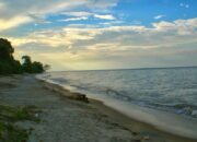 Menyelusuri Jejak Sejarah di Pantai Sumur Tujuh Bangka Tengah