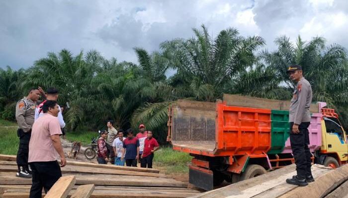 Polsek Payung Amankan 100 Kayu Balok Tak Bertuan