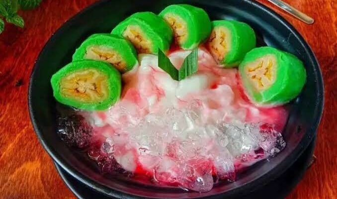 Es Pisang Ijo: Minuman Segar Berbuka Puasa