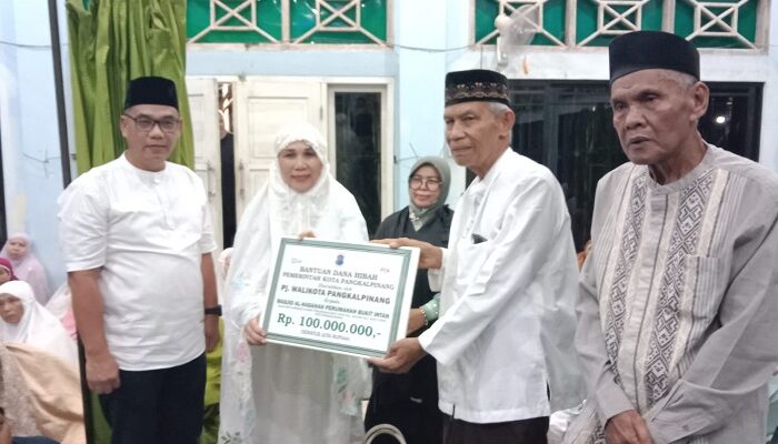 Safari Ramadhan Ke Masjid Al-Hasanah Pemkot Pangkalpinang Berikan Bantuan Dana Hibah