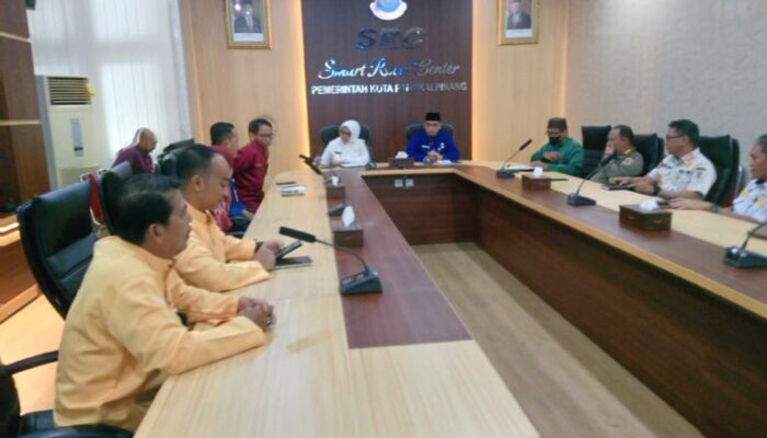 Pj Wako Lusje Pimpin Rakor Penataan Kawasan Pasar