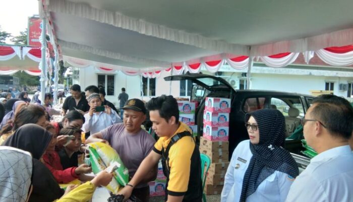 Pj Wako Tinjau Kegiatan Pasar Murah Di Halaman Kantor Walikota