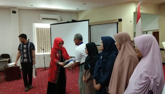 GOW Pangkalpinang Bagikan Hampir 1 Ton Beras Ke Kaum Dhuafa