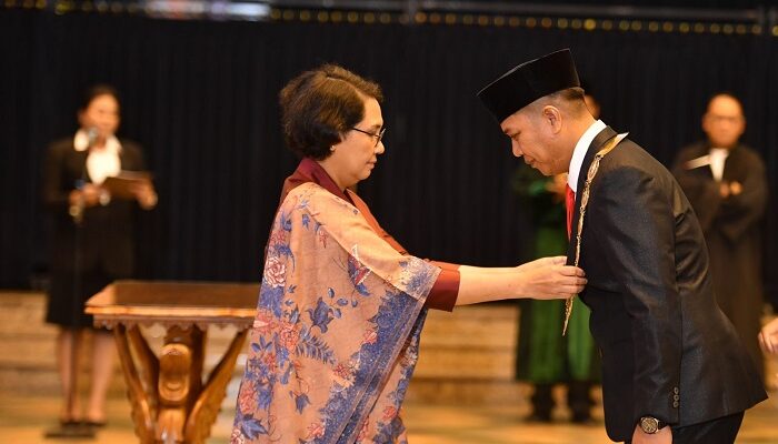 Prof Dr Ibrahim Diamanahkan Sebagai Rektor UBB