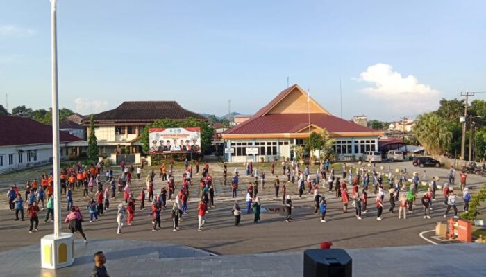 Pj Wali Kota Pangkalpinang Ikuti Senam Kebugaran Jasmani Bersama ASN dan PHL