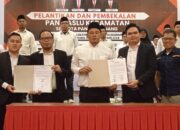 Ketua Bawaslu Pangkalpinang Imam Ghozali Lantik 21 Anggota Panwaslu Kecamatan