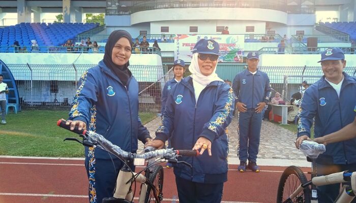 Pj Walikota Lusje Anneke Tabalujan Melepas 113 Atlet Popda 2024