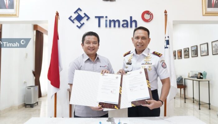 Dirut PT Timah Tandatangani Kerja Sama dengan Kepala Stasiun Bumi Bakamla Babel