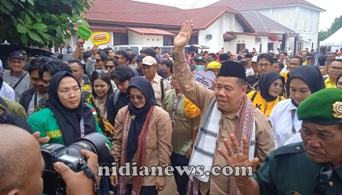 Paslon Hidayat Arsani dan Hellyana Mendaftar ke KPU Bangka Belitung