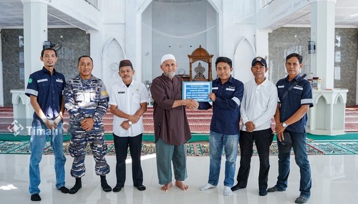 PT Timah Serahkan Bantuan ke Yayasan Baiturrahman Desa Batu Belubang