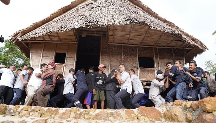 Harmonisasi Dengan Masyarakat Adat Mapur, PT Timah Bangun Masa Depan Keberlanjutan
