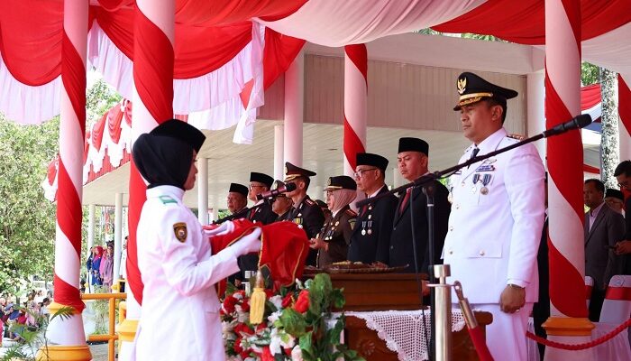 Pengibaran Bendera Merah Putih Di ATM Pangkalpinang Berlangsung Khidmat