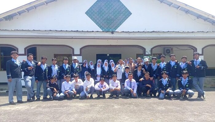 PT Timah Kenalkan Proses Pengolahan dan Peleburan Timah ke Pelajar