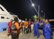 Evakuasi Tiga ABK KM Kencana Jaya Dua ABK Tenggelam Dalam Pencarian