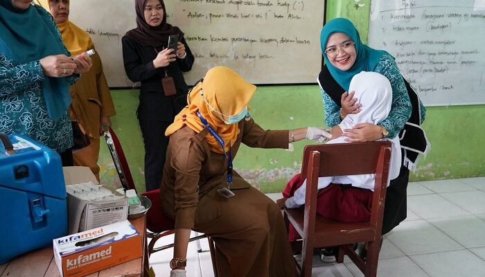 Pj Ketua TP PKK Pangkalpinang Tinjau Pemberian Vaksin HPV