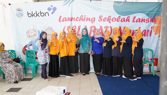 Pj Ketua TP PKK Pangkalpinang Yuniar Putia Rahma Luncurkan Sekolah Lansia Hebat Tahap 2 di Kelurahan Ketapang