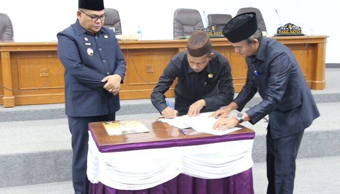 DPRD Kabupaten Bangka Gelar Rapat Paripurna Pengesahan Raperda APBD 2025 dan Penetapan Propemperda
