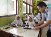 PT Timah Dukung Program Makan Bergizi Bagi Ratusan Pelajar