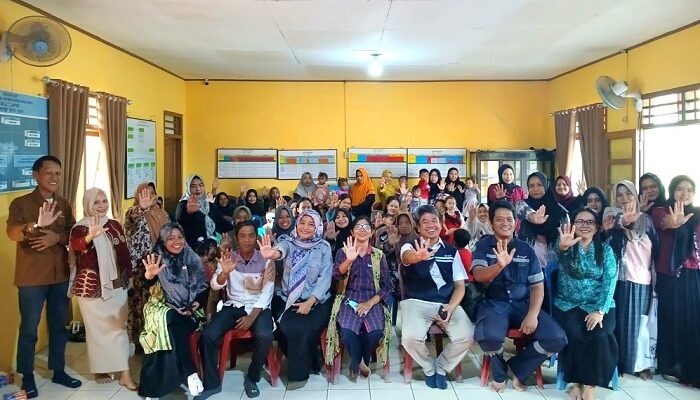 Program Kemunting PT Timah Bantu Turunkan Angka Stunting di Desa Cupat