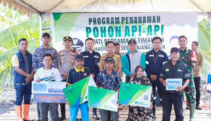 PT Timah Berikan Perlindungan Jaminan Sosial Bagi Nelayan dan Kelompok Tani di Kecamatan Rangsang