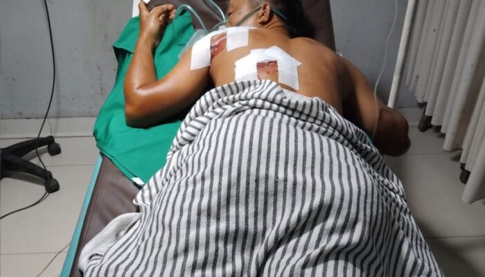 Ditikam Keponakan Mantan Istri, Ramdan Dilarikan Ke Rumah Sakit