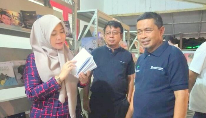 Maryam Apresiasi Literasi Lokal dalam Pameran Buku di Wisma Samudera