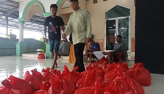 DKM Al Hidayah Salurkan 3.716,5 Kilogram Zakat Fitrah untuk Mustahiq