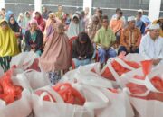 Berbagi Kebahagiaan, Sobat Aksi Ramadan Kementerian BUMN dan PT Timah Berbagi Paket Sembako untuk Masyarakat Bangka Barat