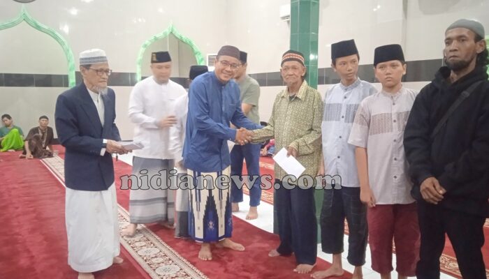 Asisten Perekonomian & Pembangunan kota Pangkalpinang Hadiri Pembagian Santunan di Masjid Al Ulyaa