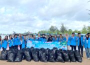 Mahasiswa FH UBB dan BEM KM UBB Bersihkan Pantai Kuala, Berhasil Kumpulkan 600 Kg Sampah