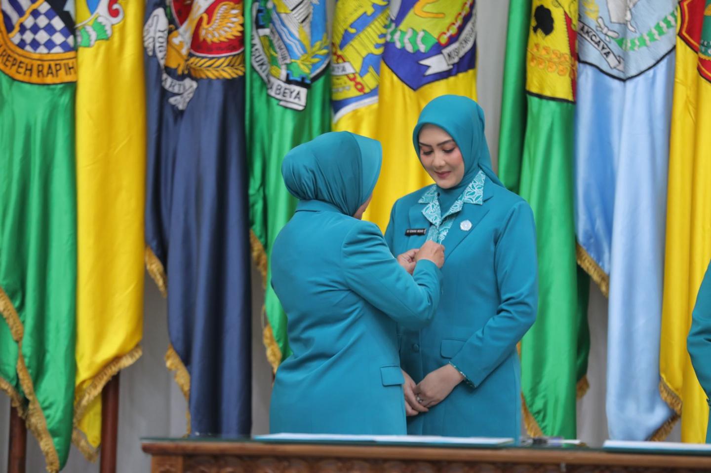 Noni Hidayat Arsani