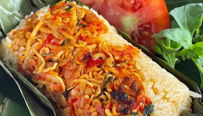 Nasi Bakar: Sajian Tradisional dengan Aroma yang Menggoda