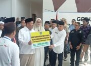 Gubernur Hidayat Arsani Lepas CJH Kloter 6, Serahkan Bantuan Rp 7,8 Miliar