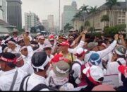 Ribuan PPPK PTN Baru Gelar Aksi Damai di Istana, Tuntut Alih Status Jadi PNS