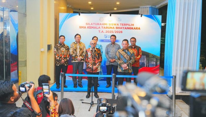 Kapolri Silaturahmi dengan Siswa Terpilih SMA Kemala Taruna Bhayangkara: Siapkan Pemimpin Masa Depan Indonesia Emas 2045