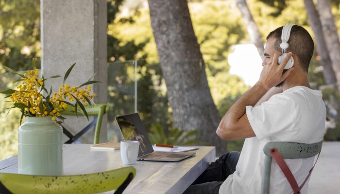 Gaya Hidup di Era Teknologi Maju: Antara Kemudahan dan Tantangan