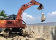 PT Timah Pasang Penahan Abrasi di Pantai Asmara Dewi Karimun, Warga Lebih Tenang dan Berharap Tak Kena Banjir Rob Lagi 