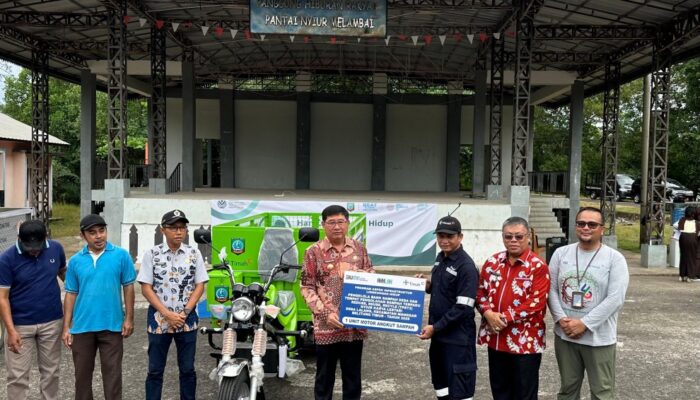 Bantu Pengelolaan Sampah Masyarakat, PT Timah Serahkan Bantuan untuk Komunitas Bank Sampah Nyiur Karya Lestari 