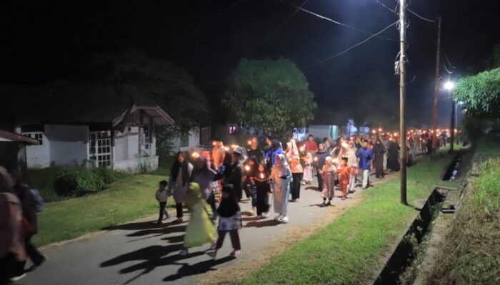 Peringati Tahun Baru Islam, PT Timah Ikut Lestarikan Tradisi Pawai Obor Masjid Al Inayah Kundur 