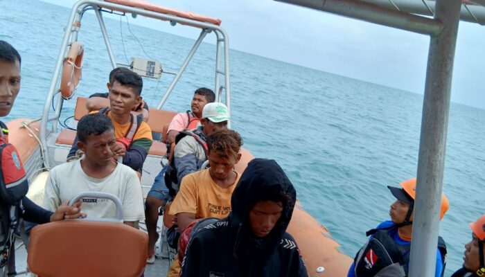 Basarnas Pangkalpinang Berhasil Evakuasi Dua Nelayan yang Hanyut di Perairan Pulau Tujuh