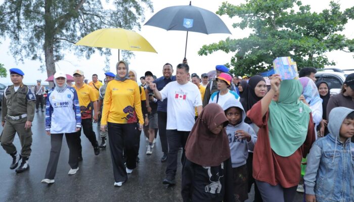 Meski Diguyur Hujan, Antusiasme Warga Tinggi di Pasir Padi Beach Festival 2025