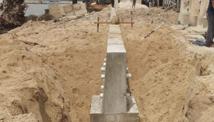 Cegah Abrasi dan Dukung Destinasi Wisata di Karimun, PT Timah Pasang Penahan Abrasi di Pantai Pongkar